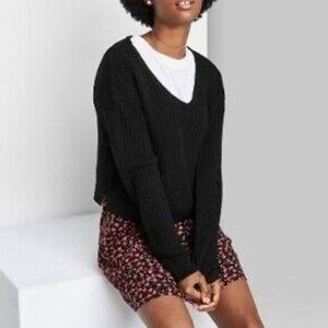 NWT Wild Fable V- Neck Knit Black Sweater with Slit Sides, Short Cropped M